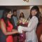 Nisha Jamwal felicitates Manasi Scott at the Art Preview
