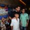 Aamir Khan Click Pictures With Fans at Screening of Tanu Weds Manu Returns