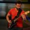 Saif Ali Khan Plays Guitar During Promotions of Phantom on Indian Idol Junior
