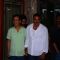 Vidhu Vinod Chopra Visits Sanjay Dutt at his Home!