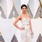 Red Carpet: Priyanka Chopra Dazzles at Oscar Awards 2016
