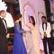 Royal Dinner : Aishwarya Rai Bachchan and Shah Rukh Khan present bouquet to prince Kate and William