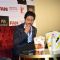 Shah Rukh Khan Having Pop Corn at Press Meet of 'Fan' in Noida