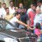 Aamir Khan meets his cute fan while leaving from Lilavati Hospital post meeting Dilip Kumar ji
