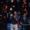 Akshay Kumar and Mika Singh have Blast on the sets of 'Sa Re Ga Ma Pa 2016'