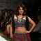 Minisha Lamba in the ramp of Designer Monapali at Kolkata Fashion Week (Photo : IANS)