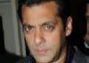 Salman pays tribute to Dara Singh, with a minute's silence