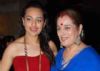 No more acting lessons for Sonakshi: says mom