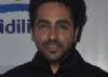 Ayushmann's emotional connect with Mumbai beaches (Movie Snippets)