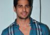 Sidharth's mother surprised with his 'Ek Villain' look