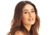 Kareena adds a few pounds, sports a new look