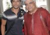 Javed Akhtar impressed with Farhan's portrayal of a cop