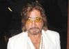 Shakti Kapoor robbed of an earring worth 5 lacs gifted by Shraddha!