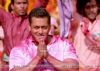 100 trucks of Gulaal used in 'Selfie Le Le Re'