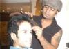 Tusshar turns stylist for makeover guru Aalim!!!