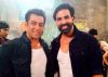 Salman Khan urges fans to watch 'Rustom'