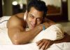 Salman gets nostalgic, shares a old picture with SRK & Hrithik!