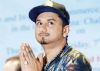 Aww: Honey Singh's CUTE gesture for his mother!