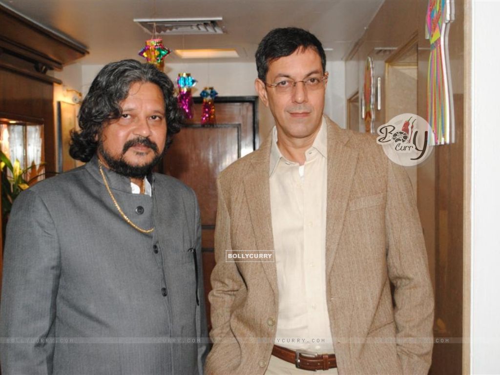  - 106380-amol-gupte-and-rajat-kapoor-at-phas-gaye-re-obama-music-launch