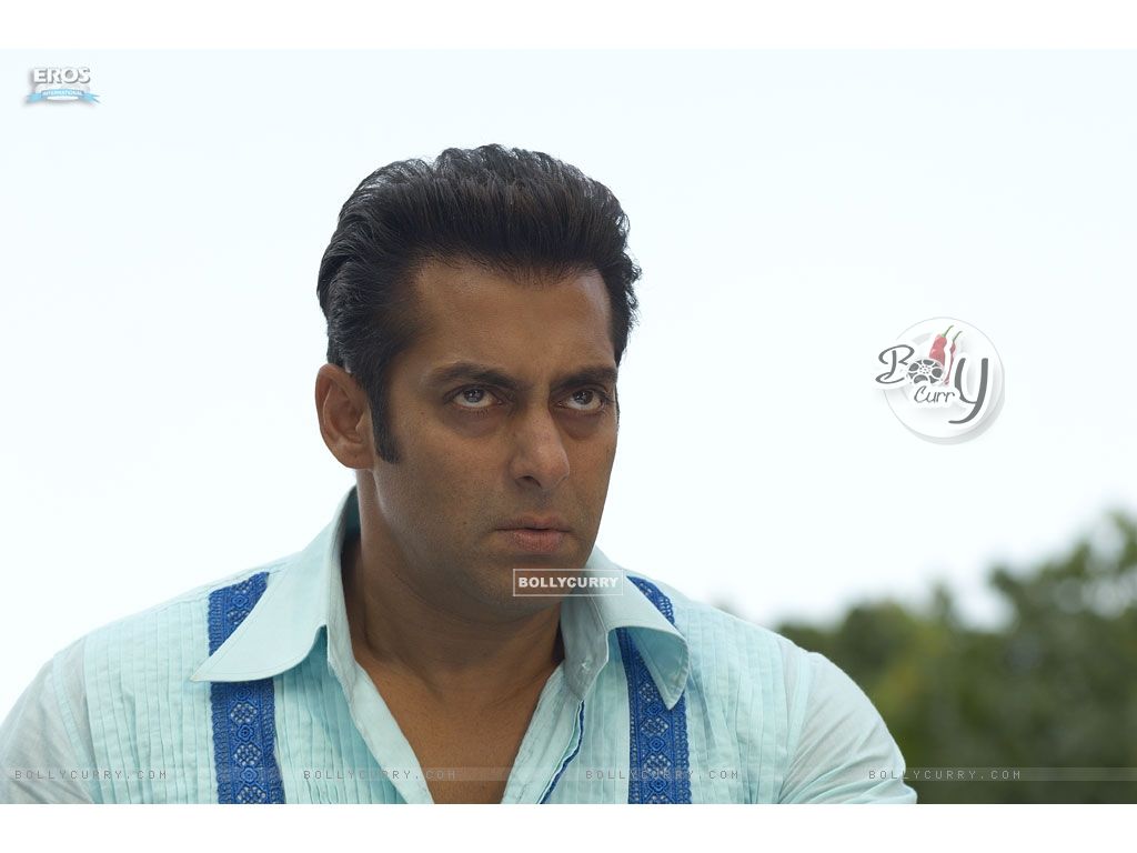 Wallpaper - Salman Khan looking angry (11891) size:1024x768