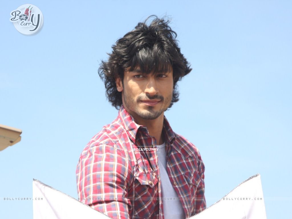 Vidyut Jamwal at Channel BIG RTL Thrill launch Vidyut Jammwal Event ...