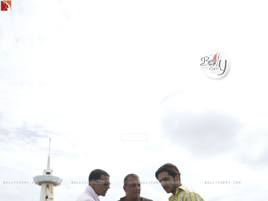 Akshay Kumar talking to Zayed Khan (37797) size:1024x768