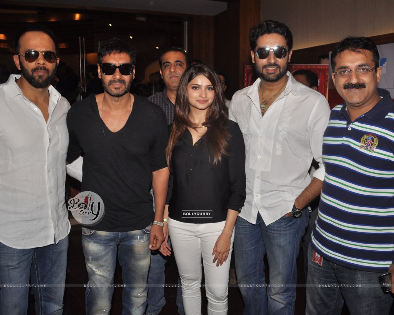 Wallpaper Bhishek Bachan Prachi Desai Ajay Devgan And Rohit Shetty Of Bol Bachchan Meet Fans At Fame 211564 Size 1280x1024