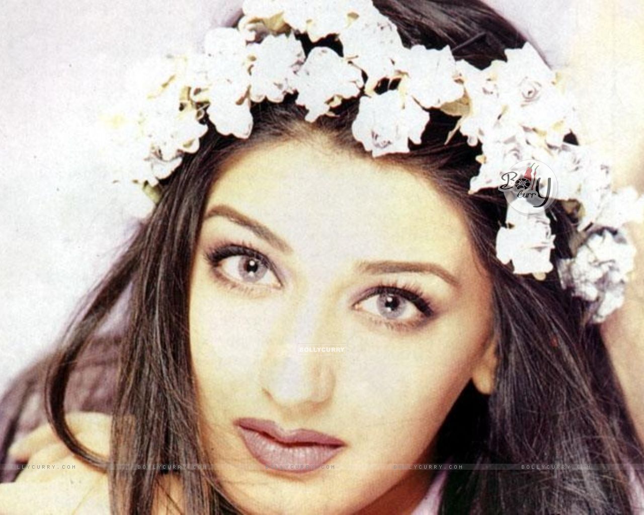 Sonali Bendre - Images Gallery