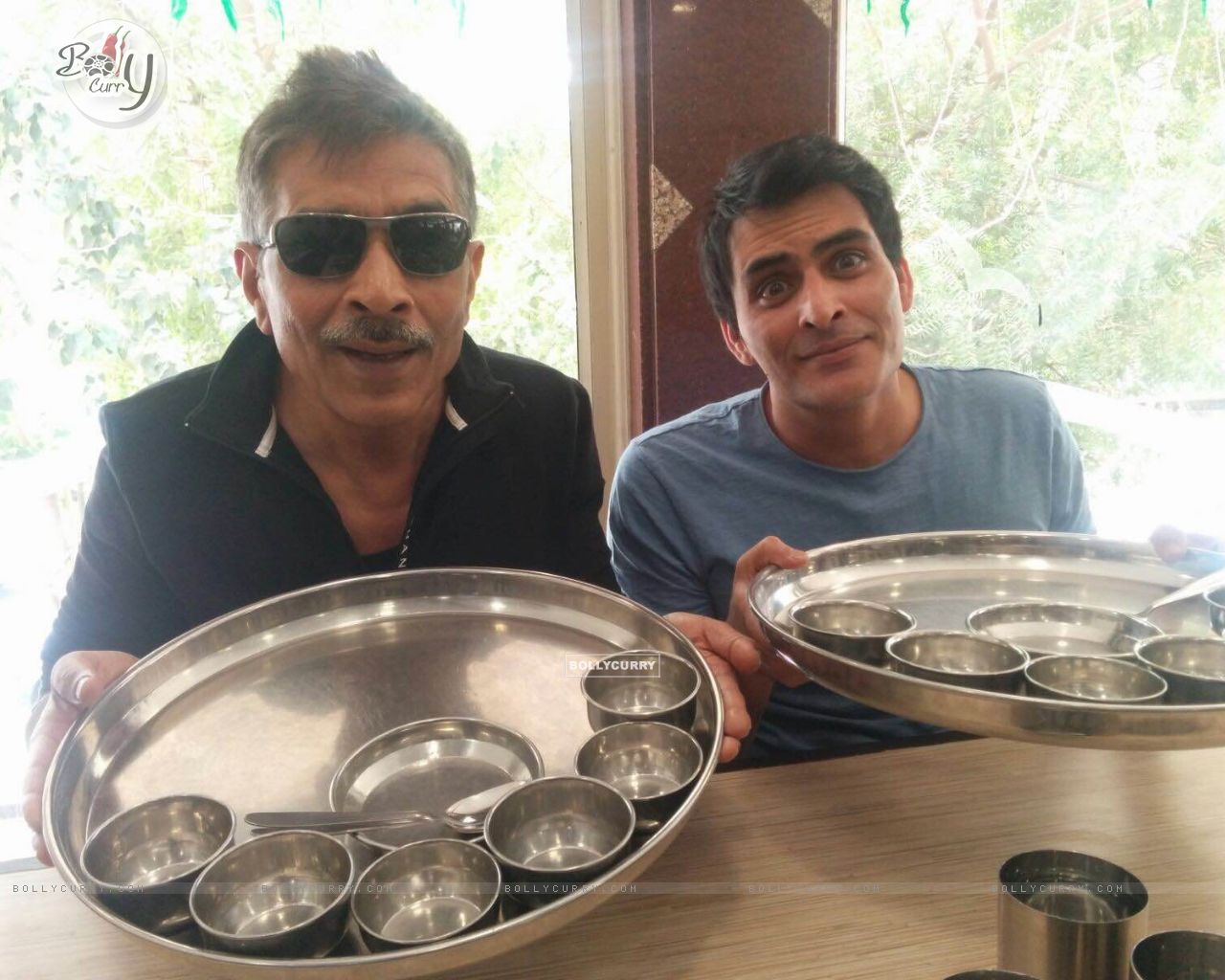 Prakash Jha & Manav Kaul almost missed their flight indulging in delicious Gujarat food! (396017) size:1280x1024