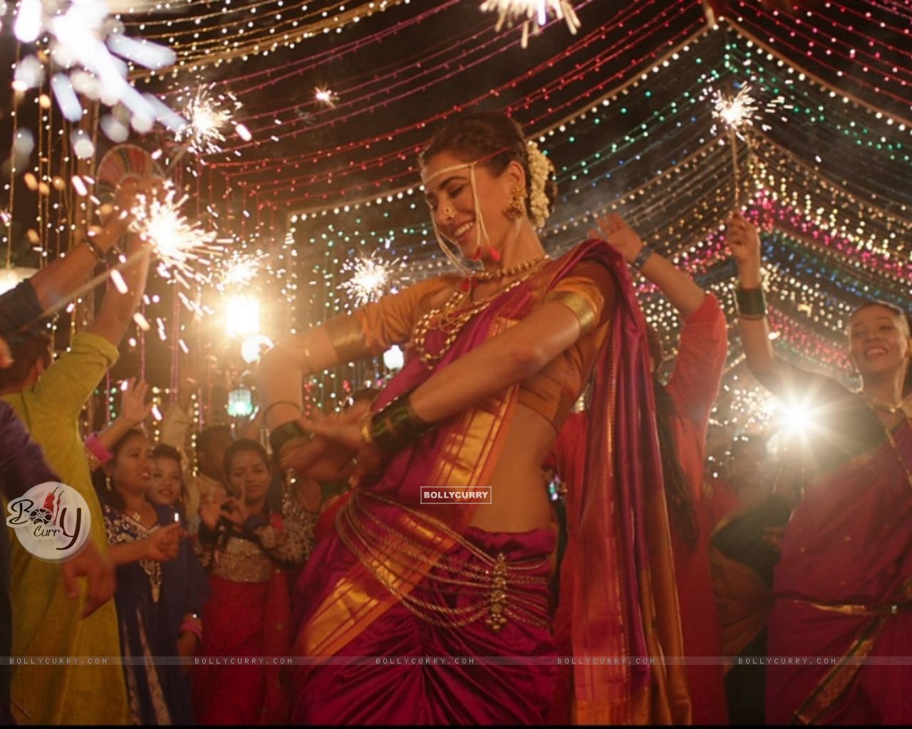 Nargis Fakhri dresses up in a Nauvari for Banjo! (407287) size:1280x1024