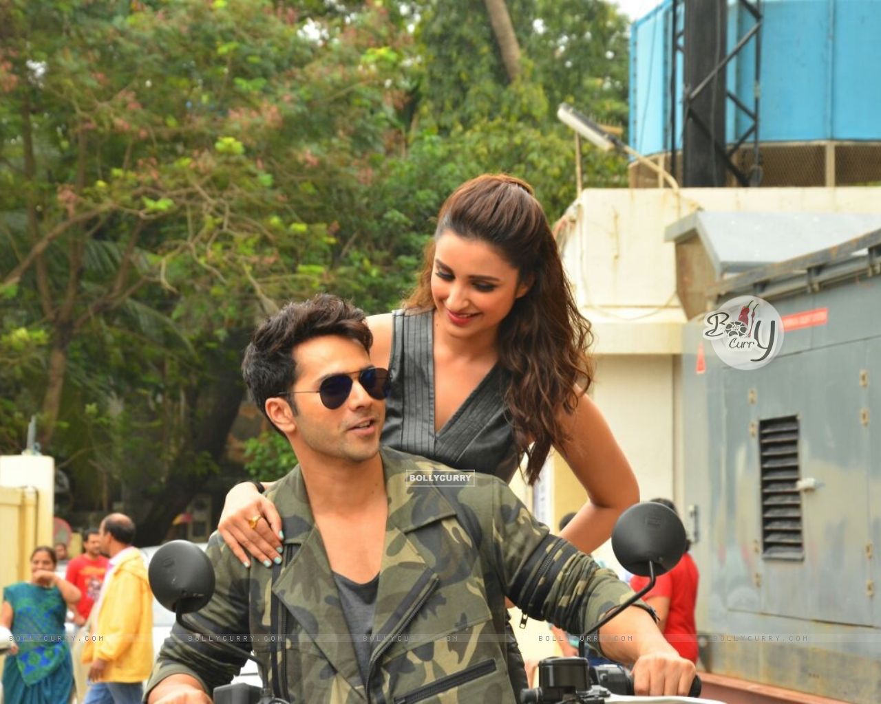 Wallpaper Varun Dhawan And Parineeti Chopra Arrives On Quad Bike At Launch Of Song Jaaneman