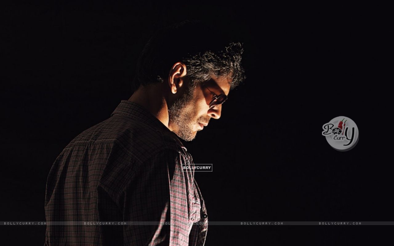 Milind Soman in the movie Nakshatra (103558) size:1280x800