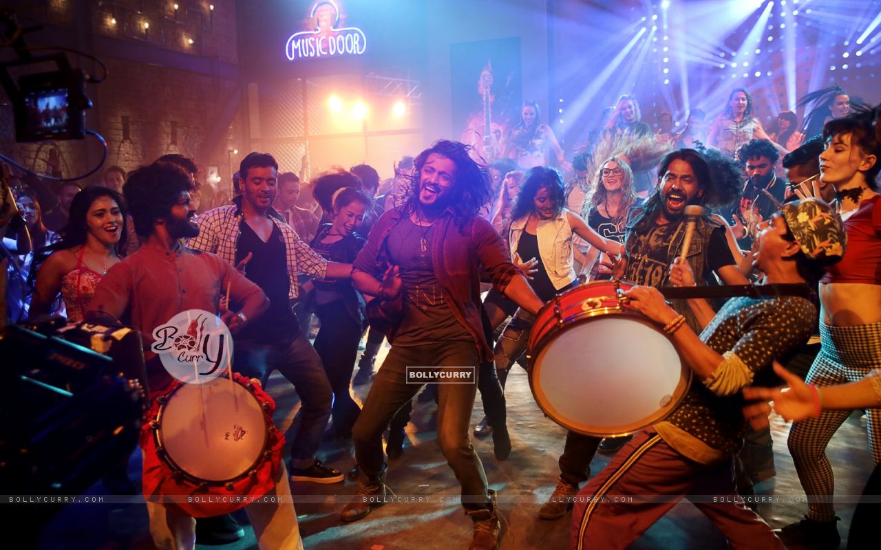 Riteish Deshmukh starring Banjo (418879) size:1280x800