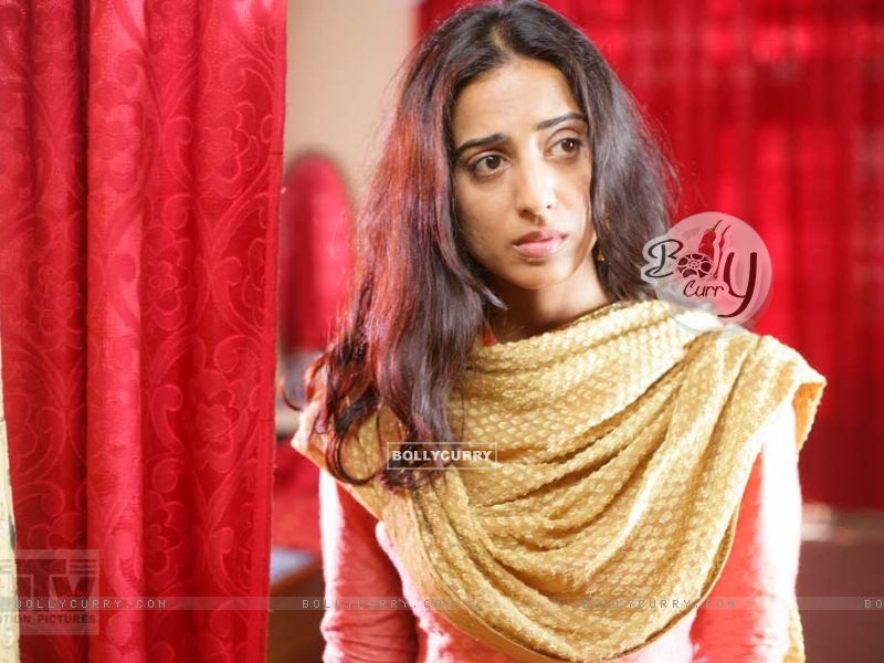 wallpaper sad. Sad Mahie Gill. Download 800x600 Wallpaper size image of celebrity Mahi Gill from the movie Dev D (2009).