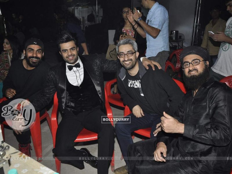 Pradhuman Singh and Manish Paul on Sets of Tere Bin Laden Dead or Alive (392781) size:800x600