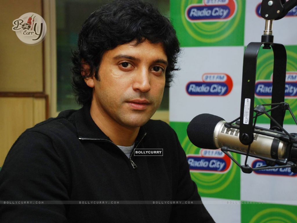 Wallpaper - Farhan Akhtar at Radio City Studio at Bandra (84426)  size:1024x768